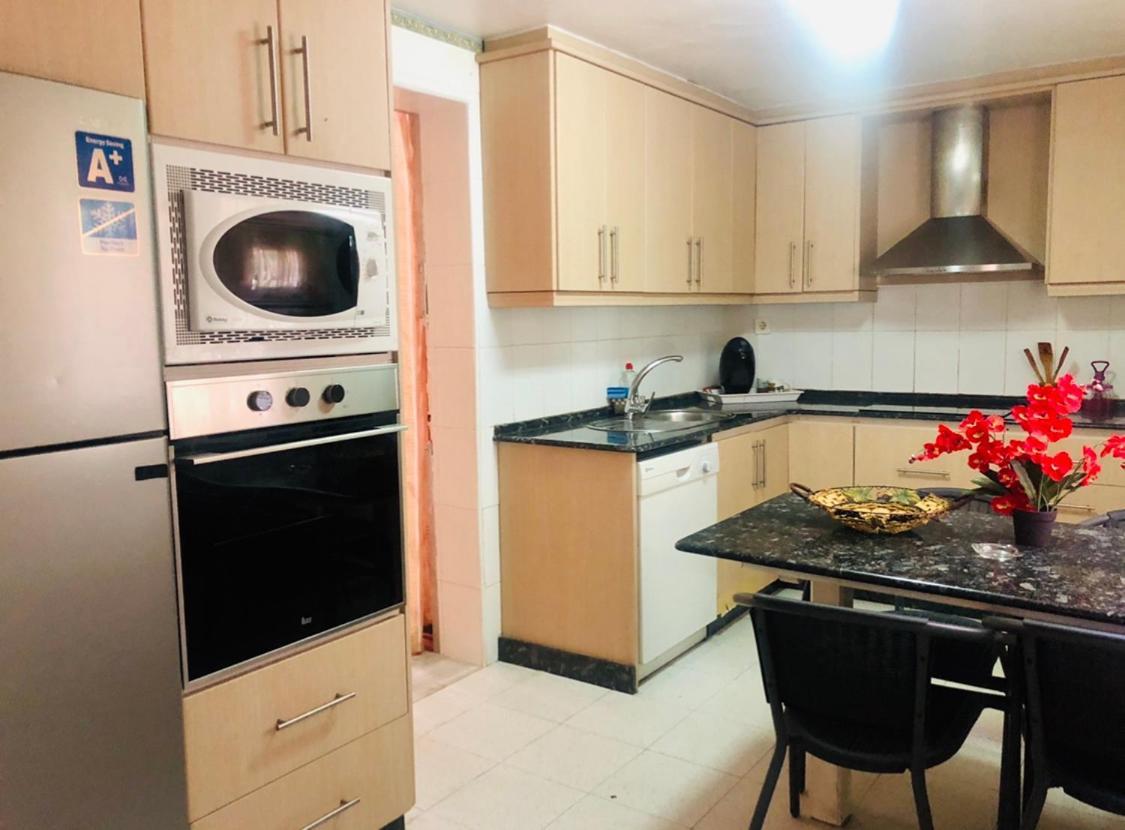 Gran Casa Con Terraza A 3 Min Playa Con Wifi - Rodeada De Servicios 로쿠타스드마르 외부 사진